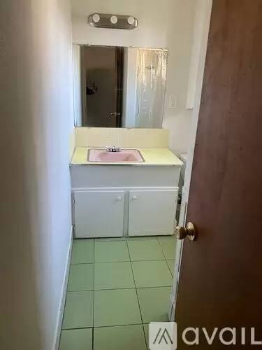 Main picture of 5314 W Sunset Hwy