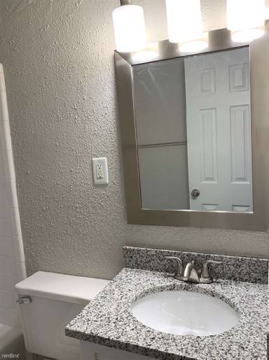 Main picture of The Oaks Apartments