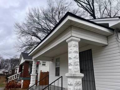 Main picture of 2329 W Lee St