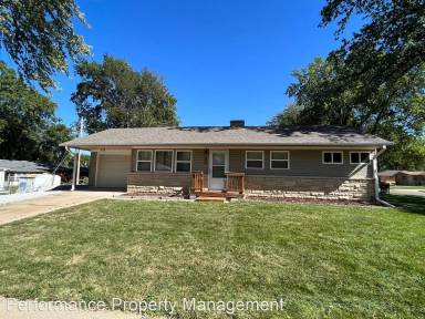 Main picture of 850 N 42nd St