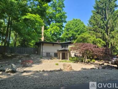 Main picture of 4473 Maumee Dr