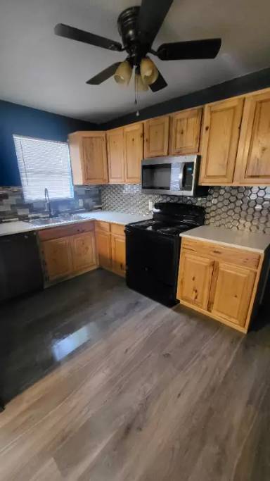 Main picture of 710 W Avenue J