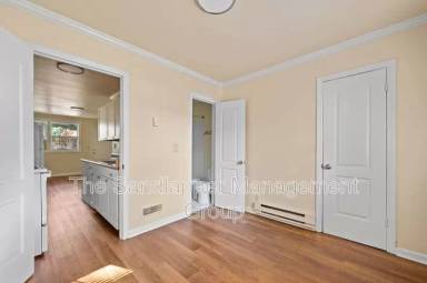 Main picture of 5066 Butler St