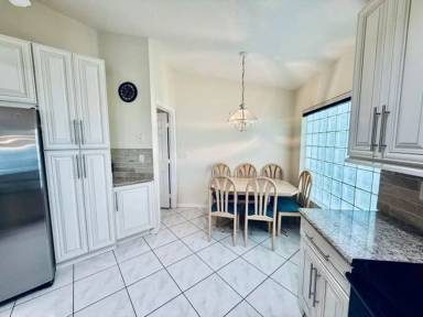 Main picture of 10921 Royal Caribbean Cir