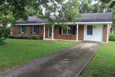 Main picture of 2205 Little John Ln