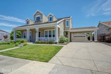 Main picture of 2920 Siena Rd
