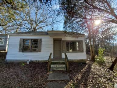 Main picture of 3811 Huston St