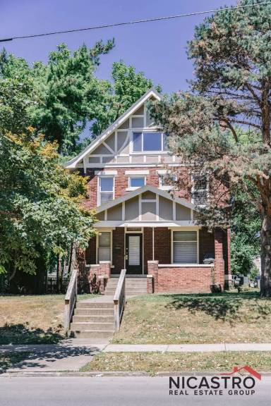 Main picture of 182 E Lane Ave