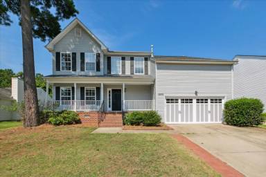Main picture of 3232 Reades Way