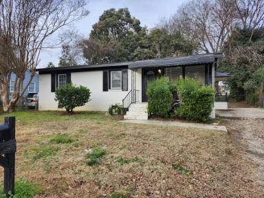Main picture of 1107 Upchurch St