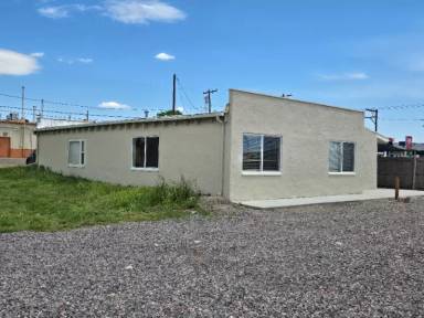 Main picture of 610 Dahlia St