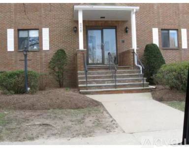 Main picture of 245 Sea St
