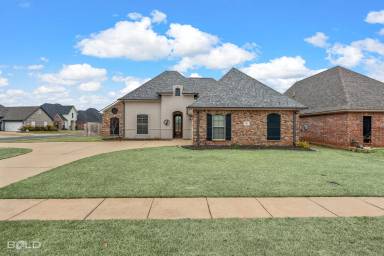 Main picture of 201 Roanoke Cir