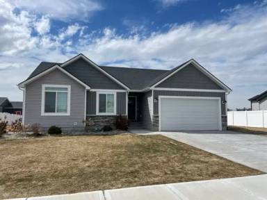 Main picture of 4039 N Livingston Ave