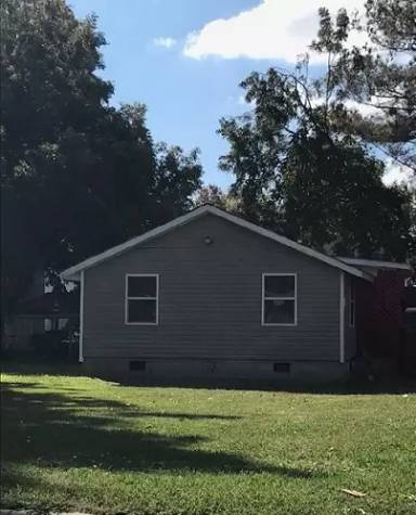 Main picture of 1001 S McKay Ave