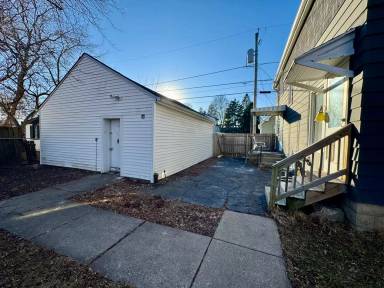 Main picture of 5723 N 38th St