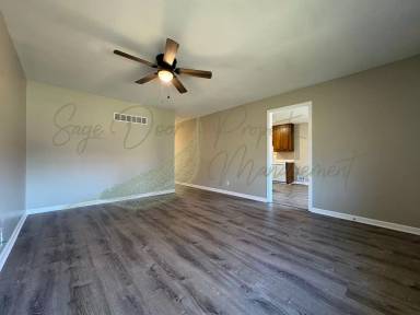 Main picture of 1404 SW Sunset St