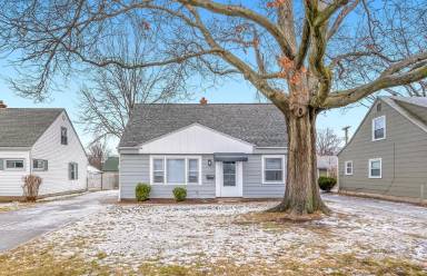 Main picture of 27151 Farringdon Ave
