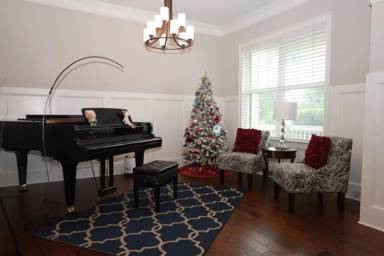 Main picture of 6005 Pennant Ln