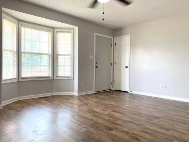 Main picture of 1013 Mile High Dr