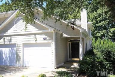 Main picture of 212 Columbia Pl W