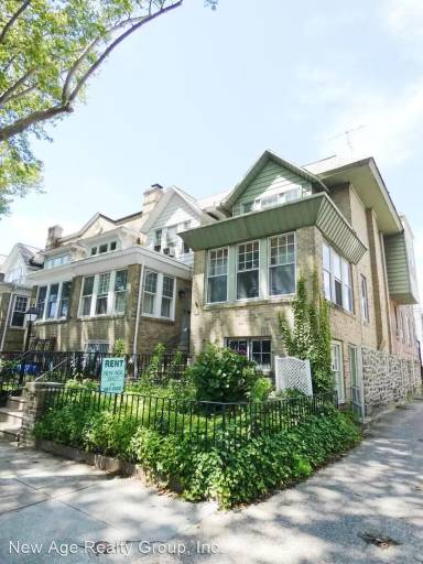 Main picture of 4815 Larchwood Ave
