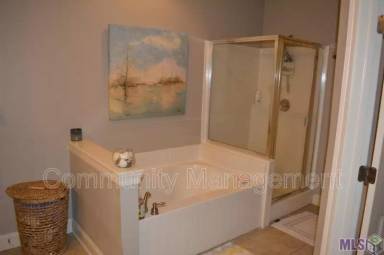 Main picture of 4637 Burbank Dr