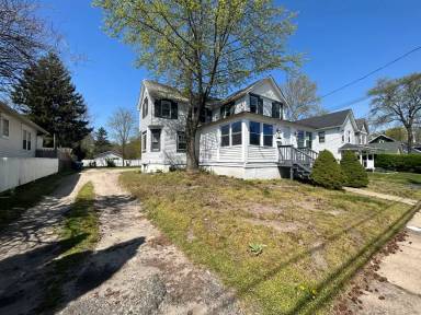Main picture of 132 Anelve Ave
