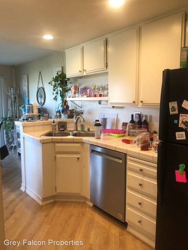 Main picture of 1965 Swallow Ln