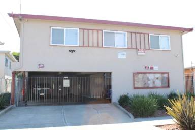 Main picture of 3800 Waller Ave