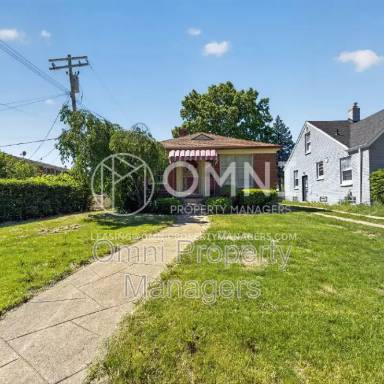 Main picture of 11529 Roxbury St