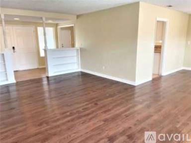 Main picture of 5651 N Riverside Ave