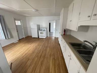 Main picture of 17 Eastern Ave