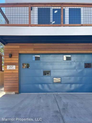 Main picture of 217 Moran St