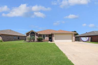 Main picture of 4802 Sapphire Dr