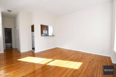 Main picture of 133 E 84th St