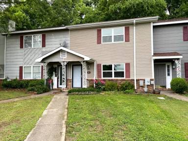Main picture of 393 Oakland Rd