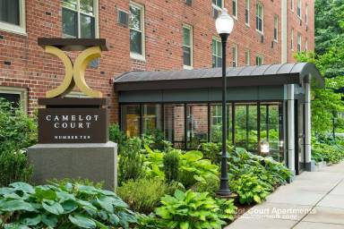 Main picture of 10 Camelot Ct