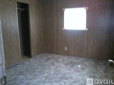 Main picture of 1048 W Rosamond Blvd