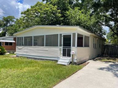Main picture of 4525 Plymouth St