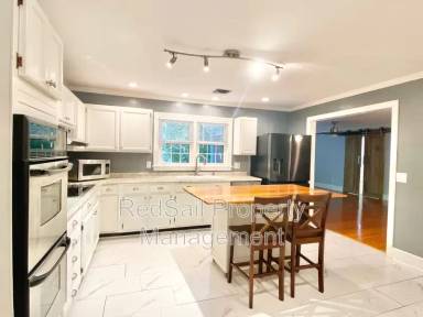 Main picture of 15 Jordan Dr