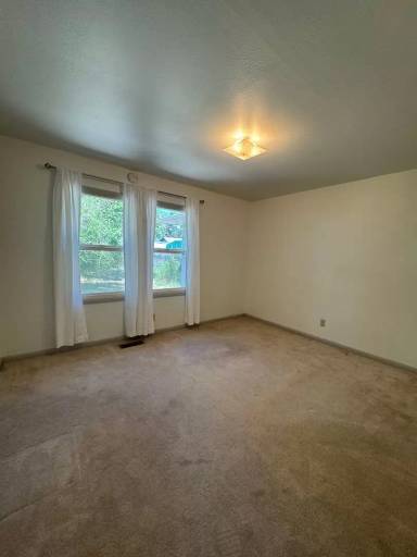 Main picture of 2123 Darrow Ave