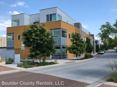 Main picture of 2445 Junction Pl