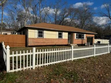 Main picture of 332 Wildrose St
