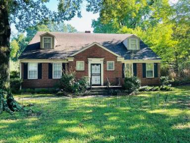 Main picture of 3572 Poplar Ave