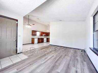 Main picture of 8521 Justin Pl