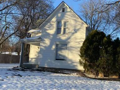 Main picture of 5844 South St
