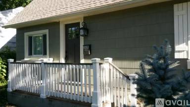 Main picture of 309 E 80th Ter
