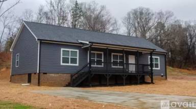 Main picture of 1120 Hillside Dr