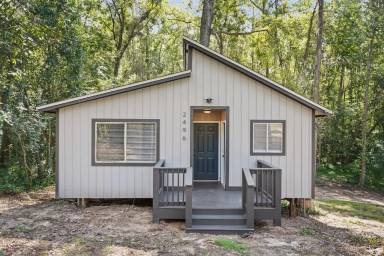 Main picture of 2496 Dundee Dr
